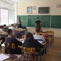 Osmaci danas završavaju nastavu, mala matura od 15. do 17. juna