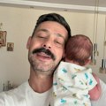 Ponosno u vis podigao naslednika, Milan Vasić raznežio kadrovima sa sinom Despotom, u pozadini pesma koja je rekla sve