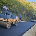 Slogom do asfalta – meštani Potkrša prikupili skoro 27.000 evra, Opština dodala tri miliona dinara