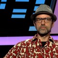 Bend “Naked” - Kako preživeti vrtoglavu smenu muzičkih trendova? (VIDEO)