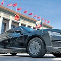 Kim Džong se prvi put vozio limuzinom koju mu je poklonio Putin