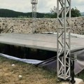 Dečak ima prelom kostiju stopala i povrede tetive: Detalji nesreće u Prokuplju, na mališana pao metalni obruč od 40…