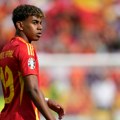 Dete od 16 godina postiglo gol turnira na euru: Jamal poslao Francuze "po burek", pa "lepoticom" pogodio mrežu
