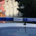 U "mercedesu" punom migranata odbio da stane kod Paraćina, udario u policijska kola i pobegao u šumu