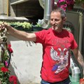 "Došao sam na poziv i imao šta da vidim!" Pune ruke posla za Arsenija u Užicu: Opet uhvatio zmije u ljubavnom žaru (foto)