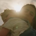 Beži od zlostavljača, pa čisti kuće kako bi prehranila ćerku - Istinitu priču na Netfliksu morate pogledati: "Bio sam…