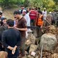 Najmanje 49 osoba poginulo u bujičnim poplavama izazvanim jakim kišama u Pakistanu
