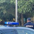 Teretno vozilo oborilo ženu, policija traga za vozačem