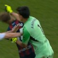 Srbin s klupe gledao brutalnu tuču u drugoj ligi Španije: Golmanu pao mrak na oči, pa pesnicom udario rivala