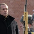 Medvedev: Rusija nastavlja put pobednika