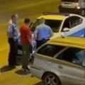 (Uznemirujući video) Muškarac vezao sina za banderu! Horor scena u Banjaluci, građani hitno zvali policiju, osumnjičeni se…