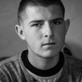Naglo je odrastao i uozbiljio se: Jovan (17) izdržava porodicu, ide u školu i radi na građevini