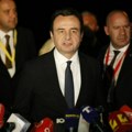 Kurti gađan jajima na sednici Skupštine Kosova