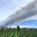 Eruptirala još dva vulkana u Indoneziji