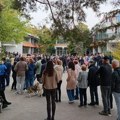 IZBORI UŽIVO Raste napetost: Veliki redovi za glasanje, stigle prve procene izlaznosti (FOTO/VIDEO)