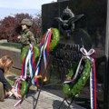 Sećanje na aprilsko bombardovanje Beograda: Položeni venci na spomen - obeležja u gradu (foto)