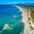 Crnogorska Kopakabana: Peščana plaža duga 13 kilometara na koju može da stane 150 hiljada kupača