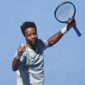 Monfis osvojio trofej u Olkandu i postao najstariji pobednik nekog ATP turnira