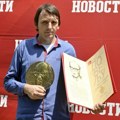 Putokaz u vremenu pogrešnih znakova: Pesniku Slobodanu Joviću uručena nagrada "Meša Selimović", priznanje "Večernjih…