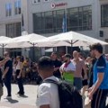 Ludilo ili hrabrost? Navijač u dresu Napolija došao među hiljade pristalica Intera i umalo napravio haos