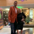 Ana Divac se oglasila iz bolnice u kojoj je smešten Vlade: Legla u krevetu pored njega, pa se uslikala