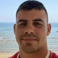 Ovo je heroj sa plaže u Grčkoj koji je spasio devojčicu (3): Plutala bez svesti, izneo je iz mora bez pulsa!