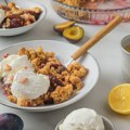 Recept za krambl sa šljivama - savršen uz kuglu sladoleda