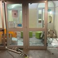 Uzvikivali „Živeo Duče“ a onda demolirali školu