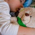 Дете (1) заспало у вртићу и није се пробудило: Лекари га реанимирали сат времена, ништа није помогло