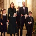 Princ i princeza od Velsa objavili božićnu čestitku sa decom