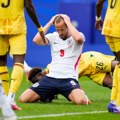 Bez golova u Bostonu, Engleska bez rešenja za čvrstu Ganu
