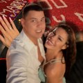Ena Čolić pokazala dijamantski prsten! Peja je zaprosio na Baliju, a ona mu uputila emotivne reči: "Rekla sam da za ceo život"…