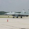 Ponoš: Austrijski jutjuberi prošetali po vojnom aerodromu u Batajnici, šta bi tek uredili diverzanti