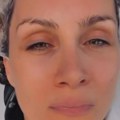 Najlepša srpska glumica u prirodnom izdanju Ovako izgleda u salonu pre sređivanja: Jelena Gavrilović se ne libi da pokaže kako…