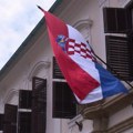 Objavili snimak kako skidaju hrvatsku zastavu kod Knina, braniće se sa slobode