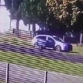 Čovek ukrao kola sa bebom na zadnjem sedištu, a onda uradio nešto neverovatno Kamere snimile šok scenu (video)