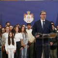 Vučić sa decom iz RS i CG: Srbi na Kosovu ne žive u uslovima koje su Evropljani garantovali