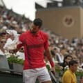Đoković izbegao komplikacije i utišao "Lenglen"