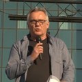 Poruka profesora na protestu u Šapcu: Vlast koja gazi, tuče i zatvara svoju mladost, treba da se brine za svoju budućnost