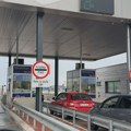 Opasne gužve na pojedinim prelazima: Evo gde se čeka i do 3 sata, oglasio se MUP