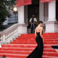 Srpska glumica zasenila sve lepotice na crvenom tepihu u Sarajevu: Njena haljina ostavlja bez daha, a došao na filmski…