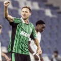 Nemanja Matić strelac u remiju Sasuola i Pize