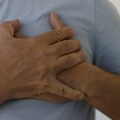 Četiri znaka mogu da ukazuju na srčani udar: Jedan skoro nikome ne bi pao na pamet