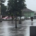 Sprečen potop na ulicama Čačka: Čiste se sve slivne rešetke