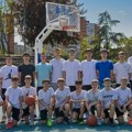 Fondacija „Bogdan Bogdanović“ obnovila teren za košarku na Novom Beogradu
