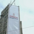 Ispod bilborda zarobljeno oko sto mladunaca bele čiope: "Ptići su u životnoj opasnosti, ovo je krivično delo"