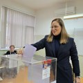 Sara Pavkov, glasala u Novom Sadu: "Vreme je da iskoristimo svoje biračko pravo"