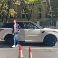 "Kad smo postali toliko surovi, ja sam vam predmet ismevanja" Pevač se oglasio nakon napada: "Da li samo radim svoj posao?"…