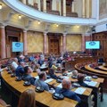 Poslanici Skupštine Srbije sutra na sednici o budžetu za 2024. godinu, ali i medijima i Ekspu 27