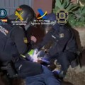 Srbin zbog kokaina skočio u more: Policija ga spasila, pa mu stavila lisice! Filmsko hapšenje u Španiji, zaplenjeno četiri…